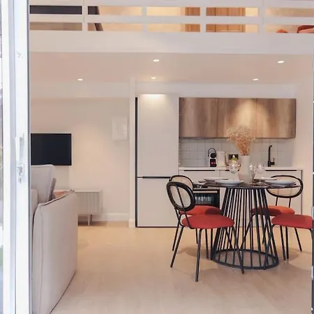 Angleterre 4 - Grand Studio Equipe Avec Mezzanine 아파트